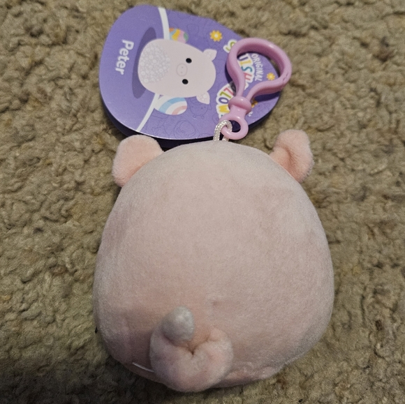 NWT 3.5โ Peter the Pig ๐ Squishmallow Clip with flowers ๐ on his belly! - Picture 7 of 10